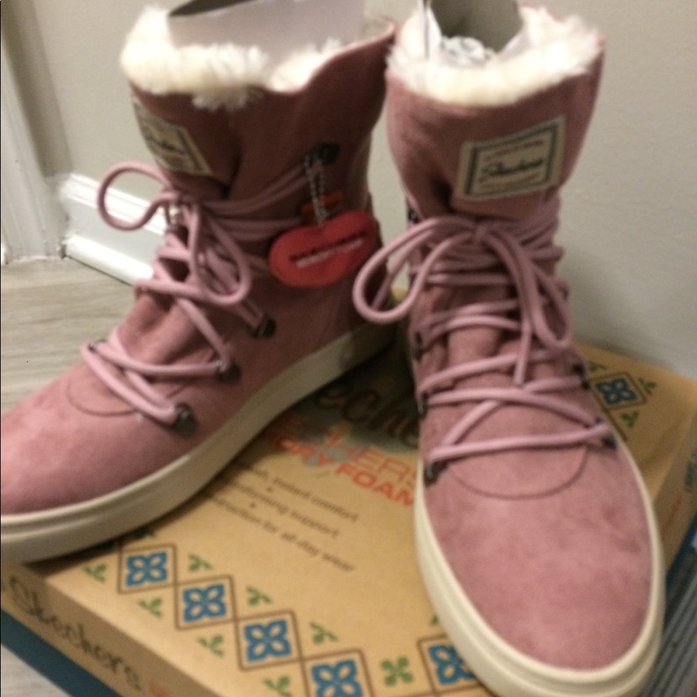 Skechers